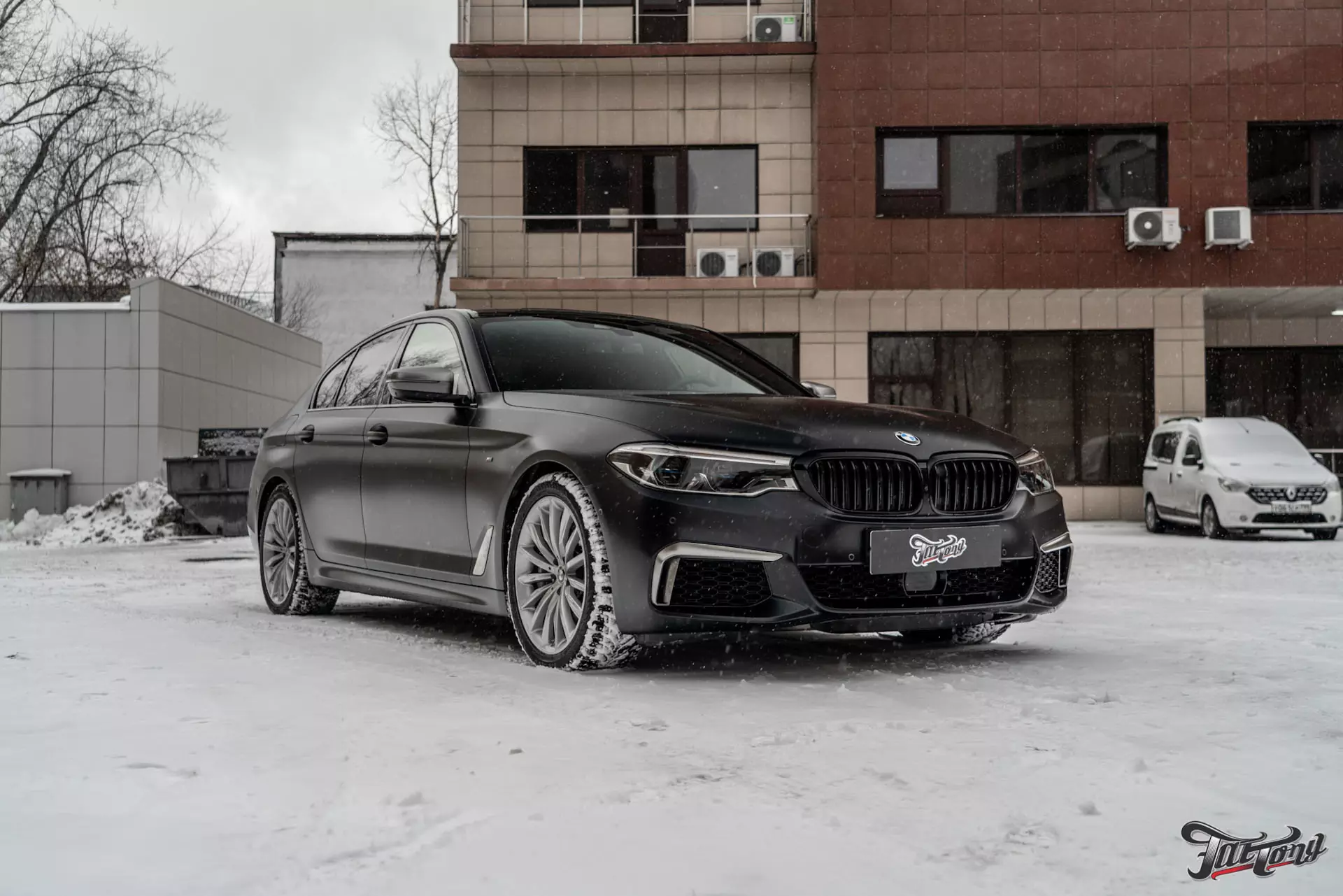 BMW 5. Оклейка в матовый полиуретан